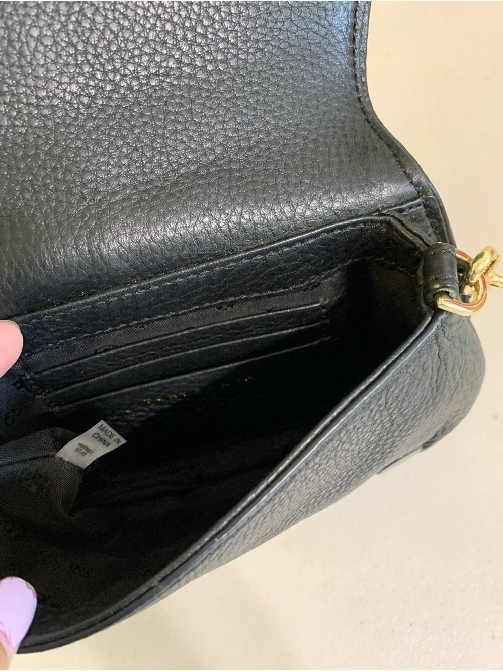 👜💕 Tory Burch Black Leather Shoulder Bag with Gold Logo and Chain Strap